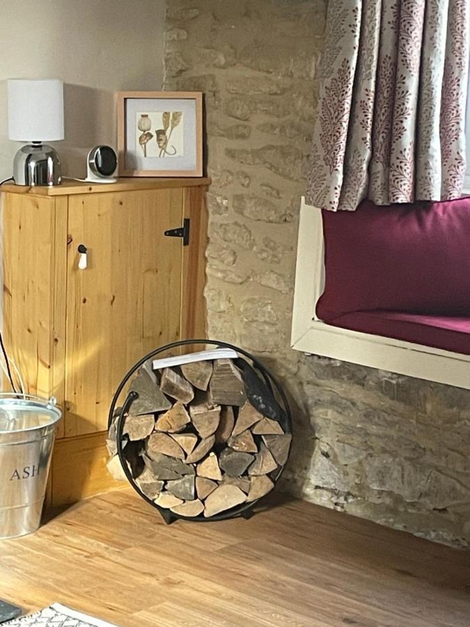 Cotswold Coombe Cottage Wotton-under-Edge Exteriör bild